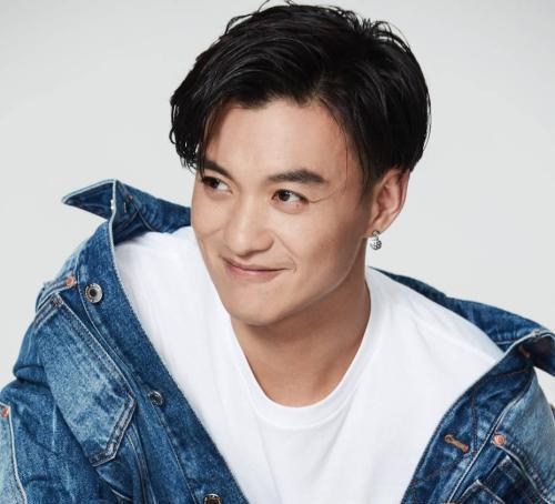 娱乐吃瓜君周一围是谁,从演员到吃瓜焦点，揭秘他的星途历程